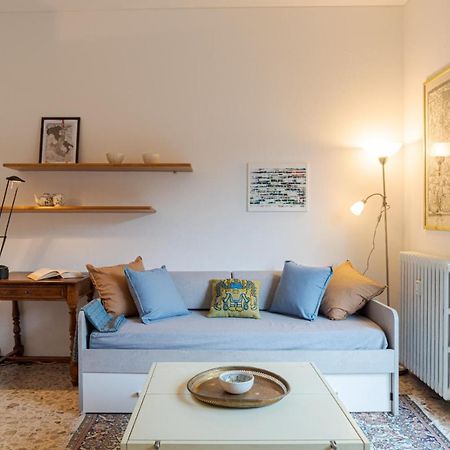 Lovely & Quiet Apartment - With Balcony & Parking Комо Екстериор снимка