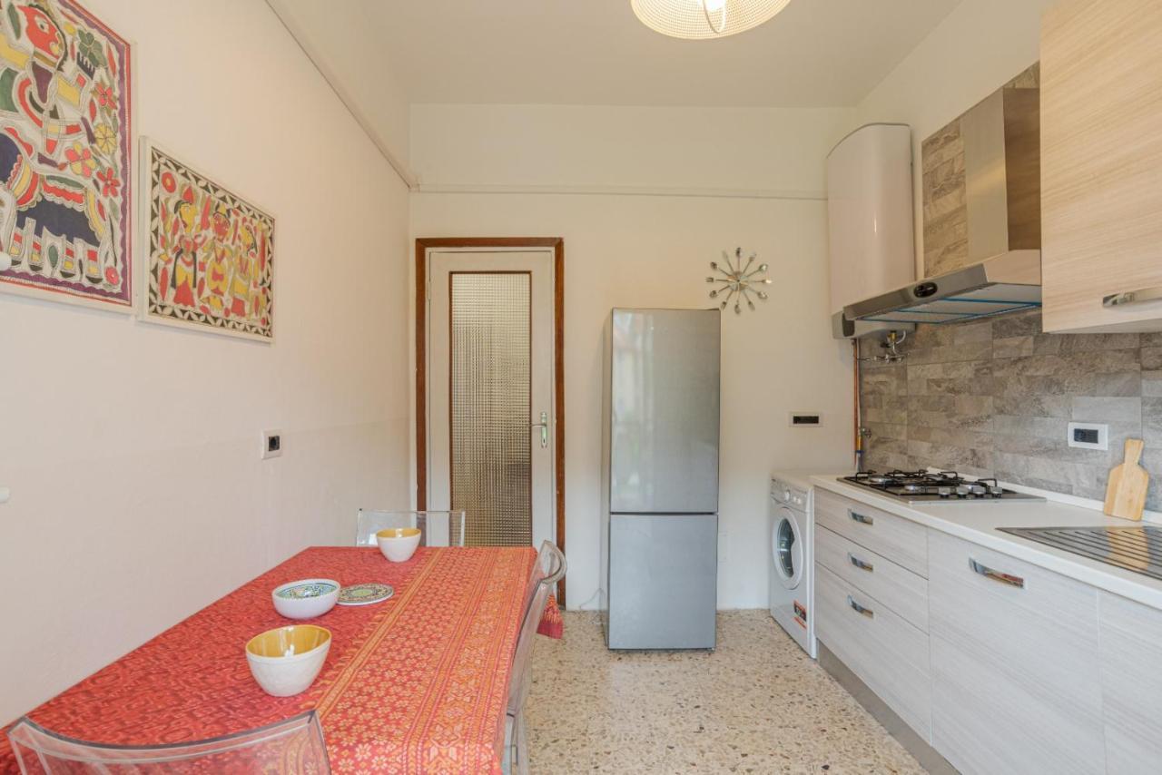 Lovely & Quiet Apartment - With Balcony & Parking Комо Екстериор снимка